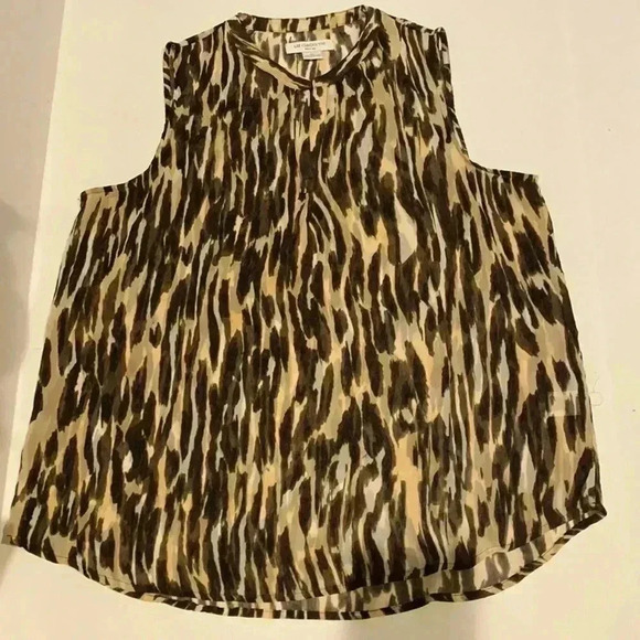 Liz Claiborne Tops - EUC : Liz Claiborne Sleeveless Blouse Leopard